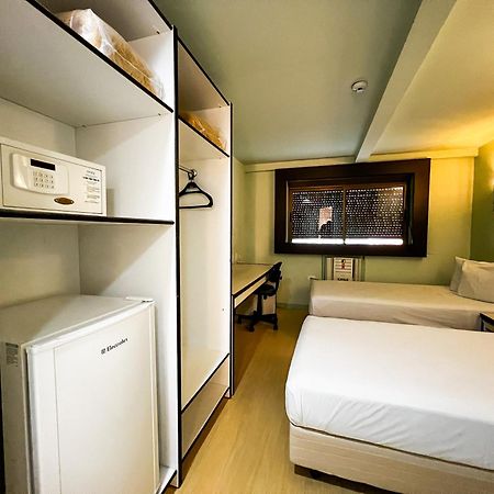 Master Curitiba Hotel - 1,6 Km Do Estadio Couto Pereira - Show エクステリア 写真