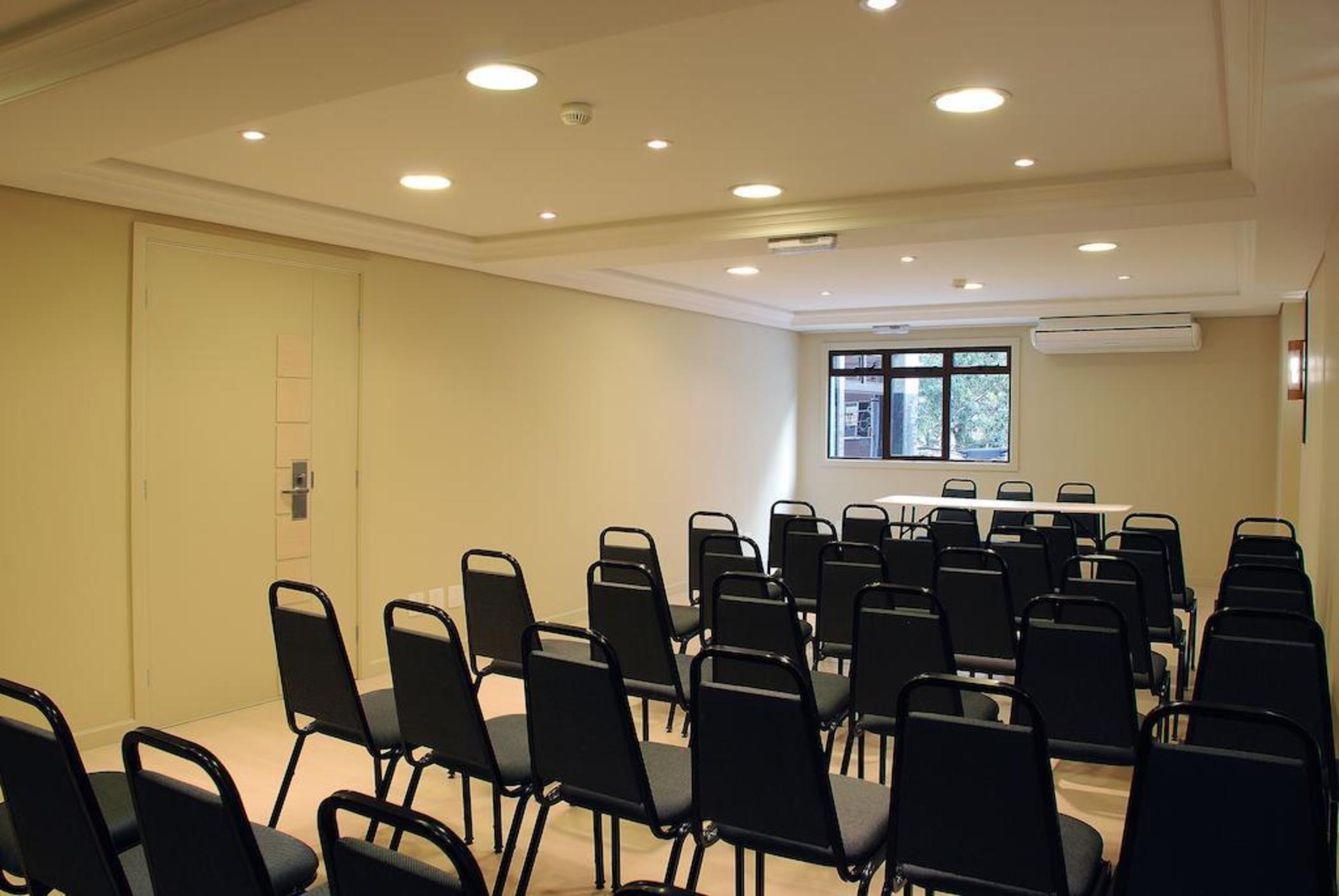 Master Curitiba Hotel - 1,6 Km Do Estadio Couto Pereira - Show エクステリア 写真