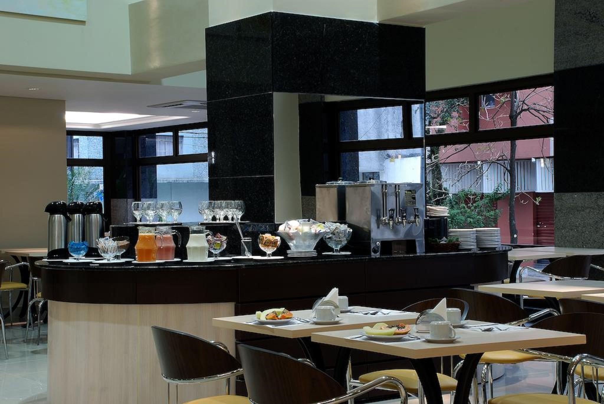 Master Curitiba Hotel - 1,6 Km Do Estadio Couto Pereira - Show エクステリア 写真